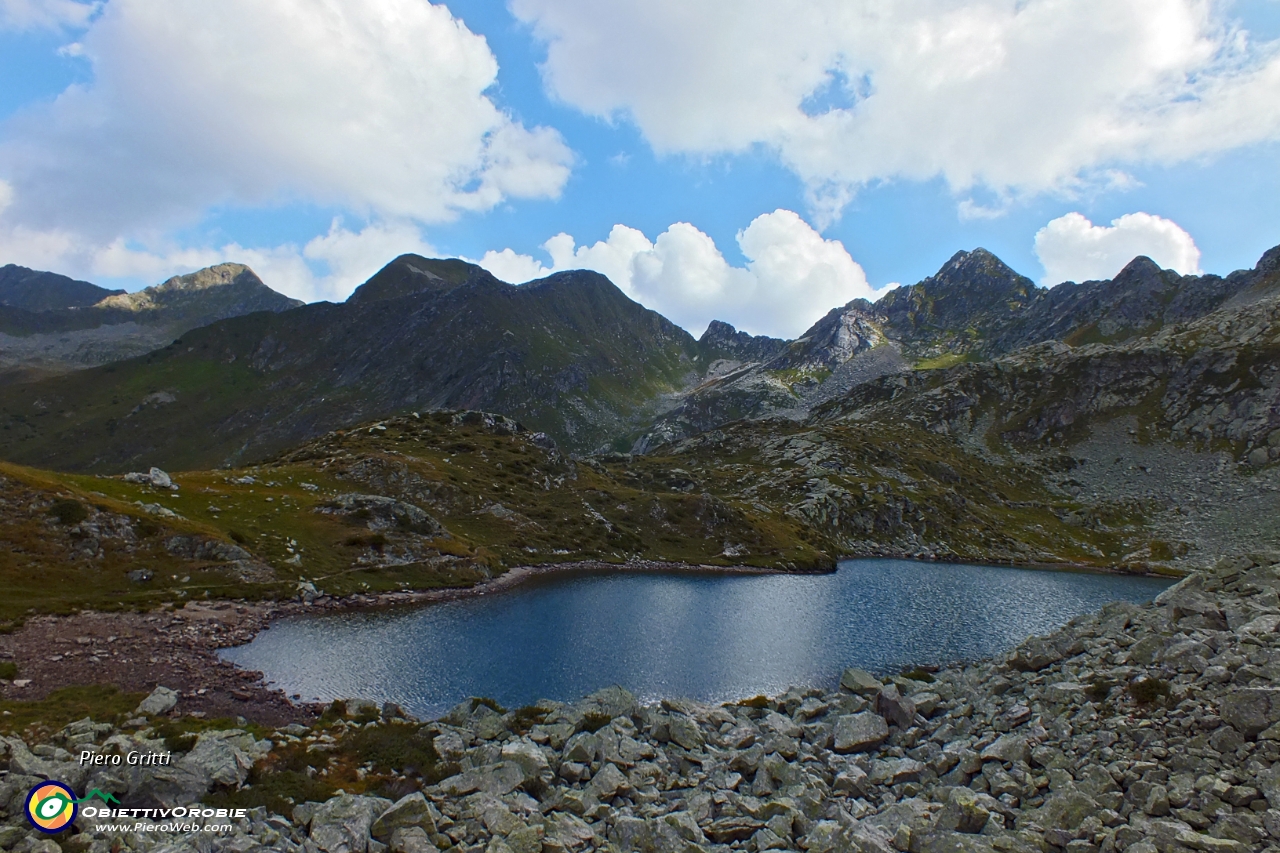 22 Lago di Porcile alto con vista in Cadelle.JPG